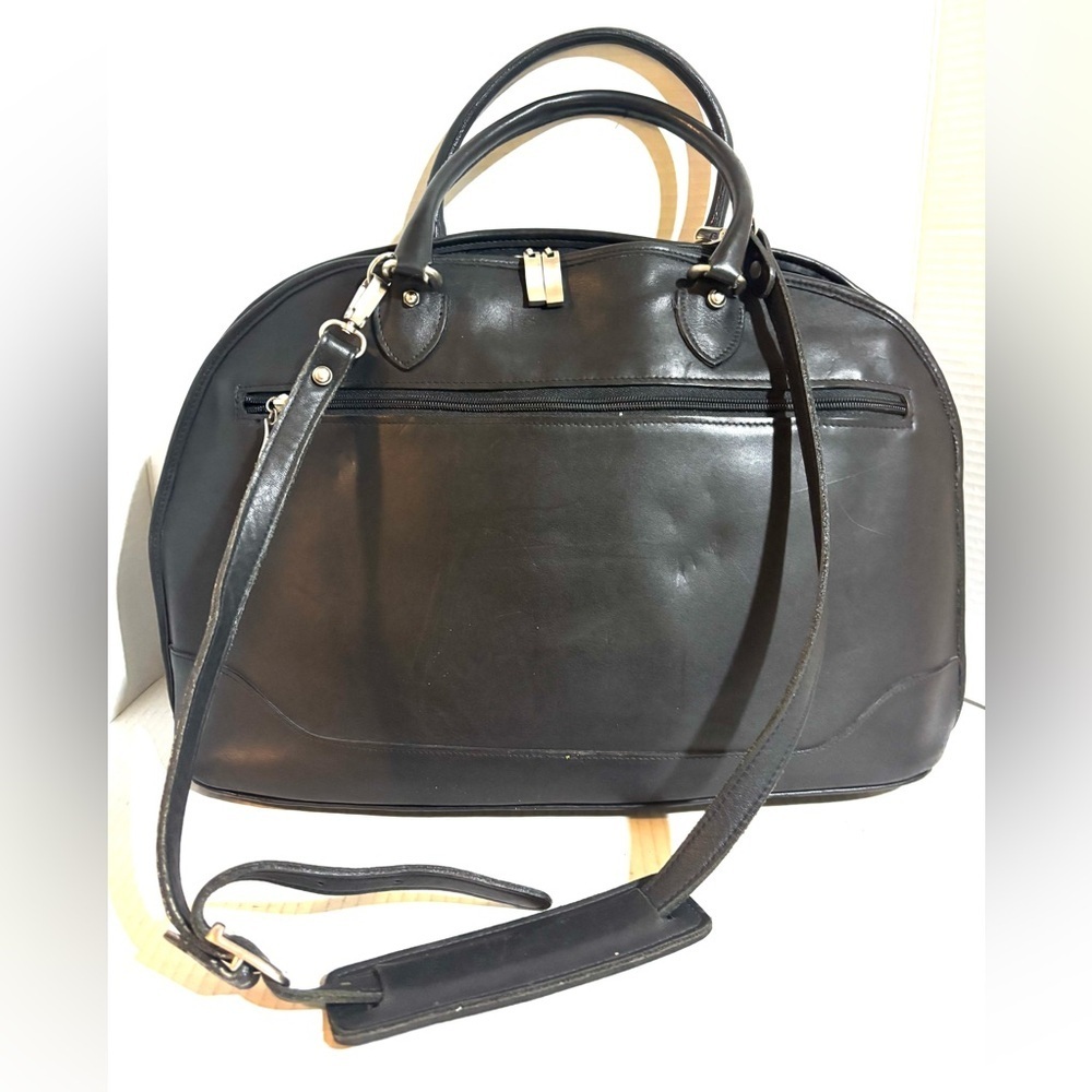 Elegant Black Leather Handbag - Picture 3 of 9